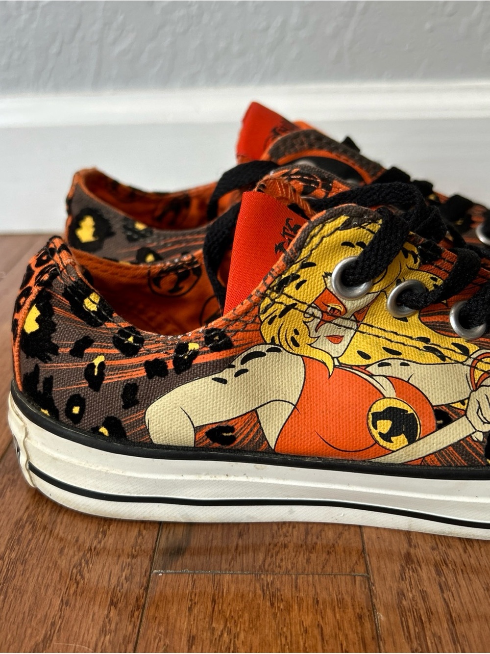 Converse Thundercats Cheetara Sneakers Shoes Women’s Size 7.5 Black Orange - Picture 6 of 11